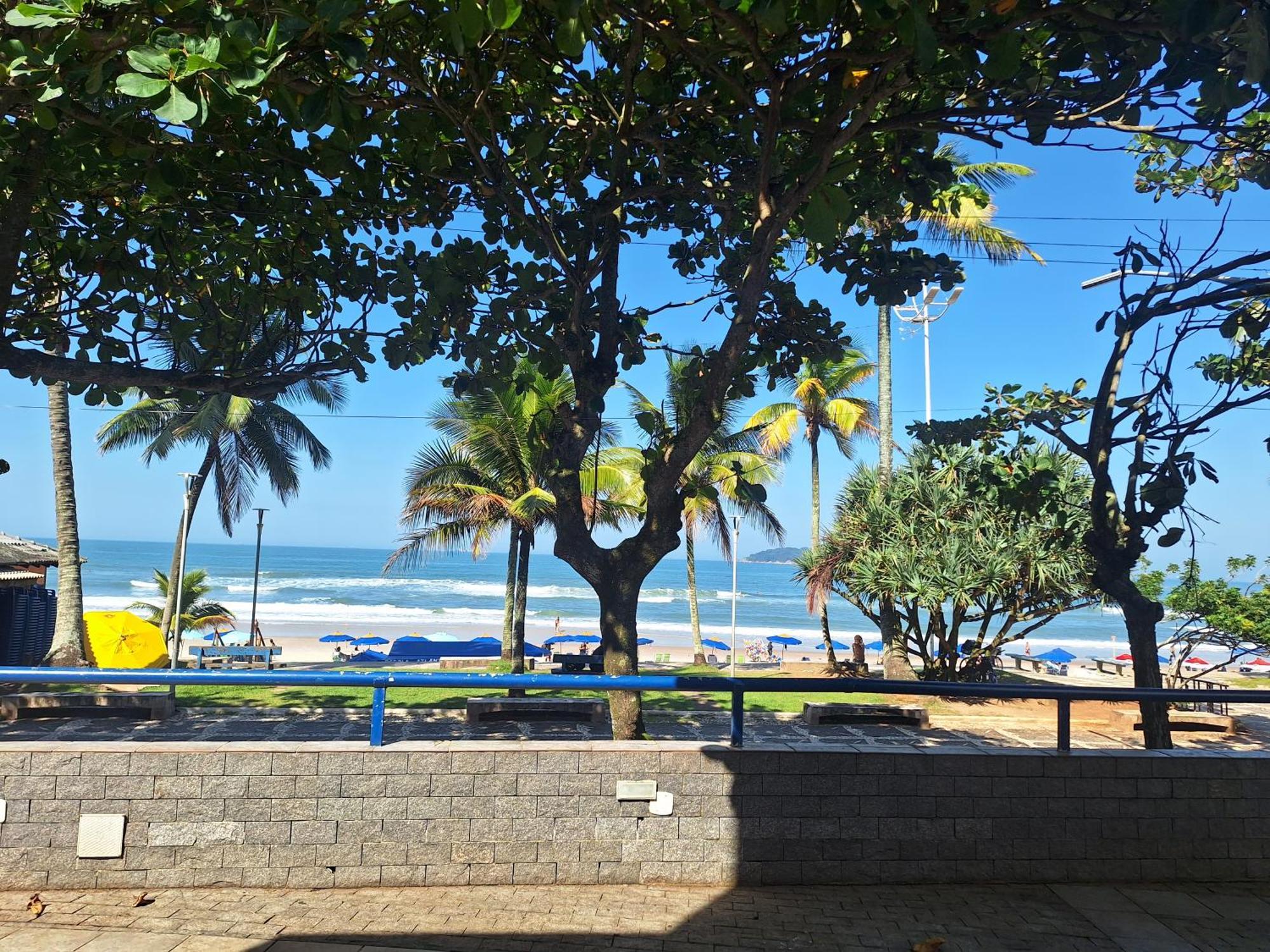 Duplex Pe Na Areia, Do Tombo - Guaruja/sp. *