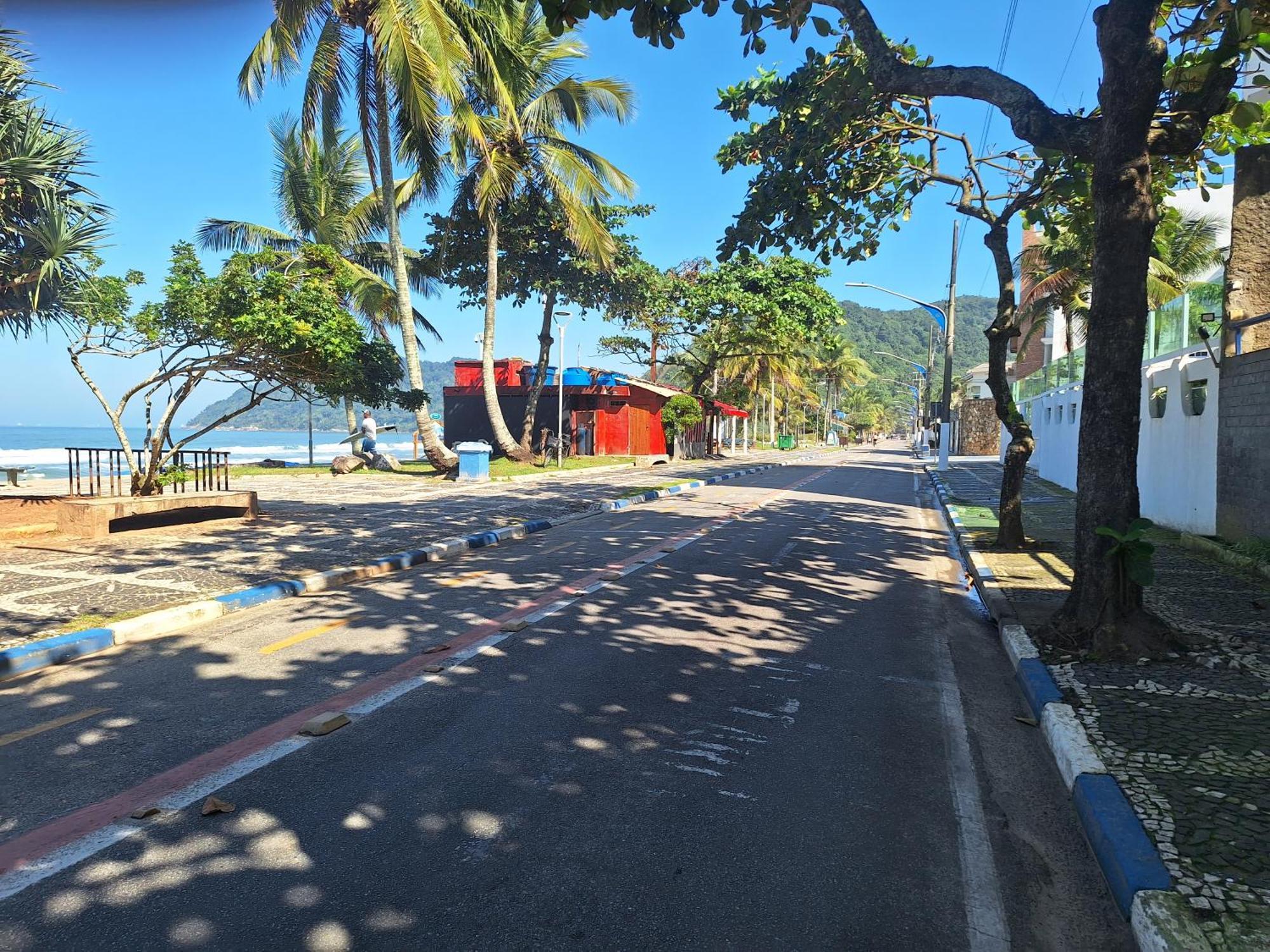 Duplex Pe Na Areia, Do Tombo - Guaruja/sp. Apartamento *